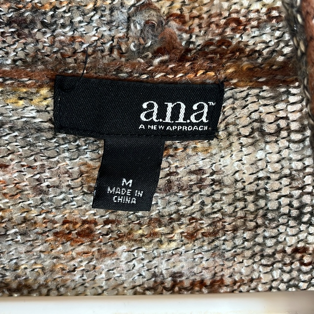 Cardigan - Picture 2 of 4